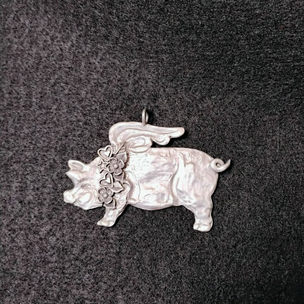 Marcie Preisler Flying Pig Pewter Pendant With Hearts & Flowers Handmade Signed - Picture 8 of 8